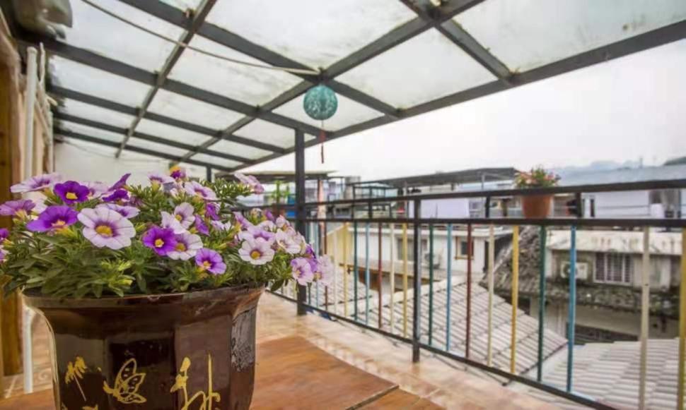 Zhangjiajie April Hostel Extérieur photo